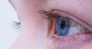 Vooral bij kinderen is het risico op spatten in de ogen het grootst.
